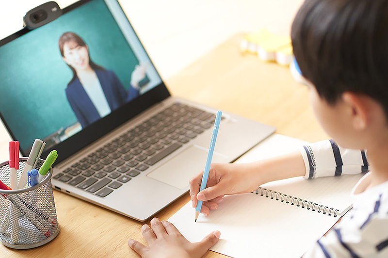One on One オンライン家庭教師 - 小学生コース - 選ばれる理由：生徒の考える力を育てる