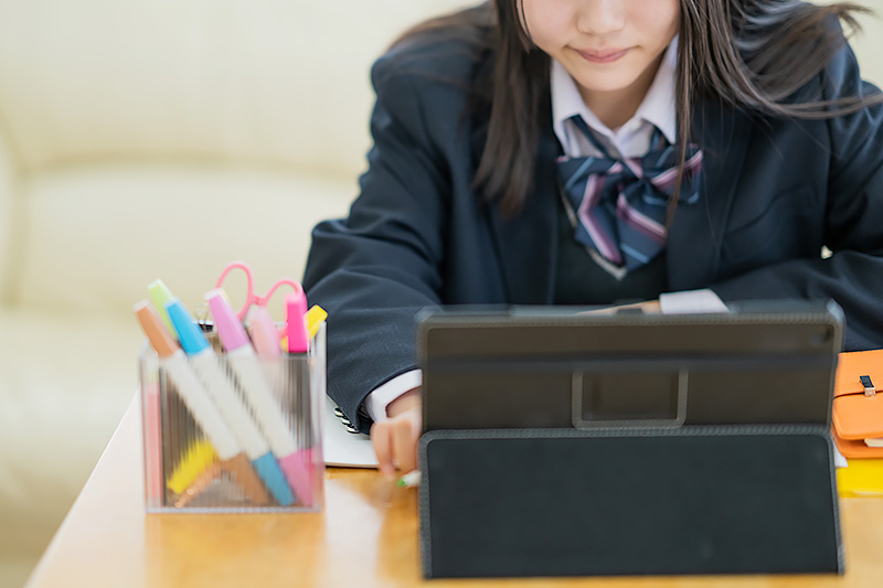 One on One オンライン家庭教師 - 中学生コース - 選ばれる理由:国語力を重視する