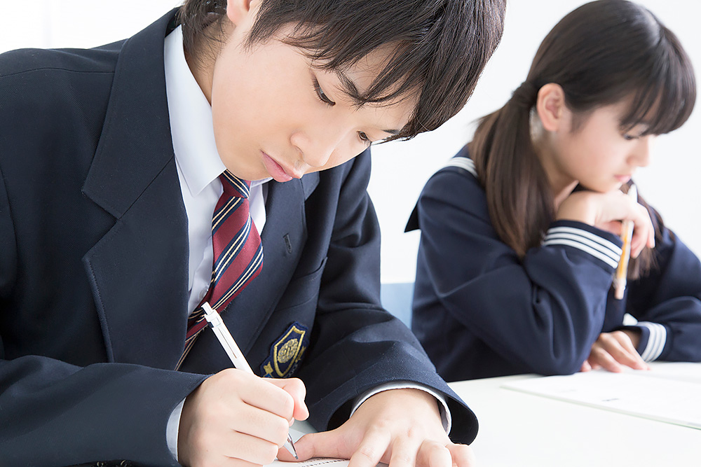 One on One オンライン家庭教師 - One on Oneコースのご案内：中学生コース